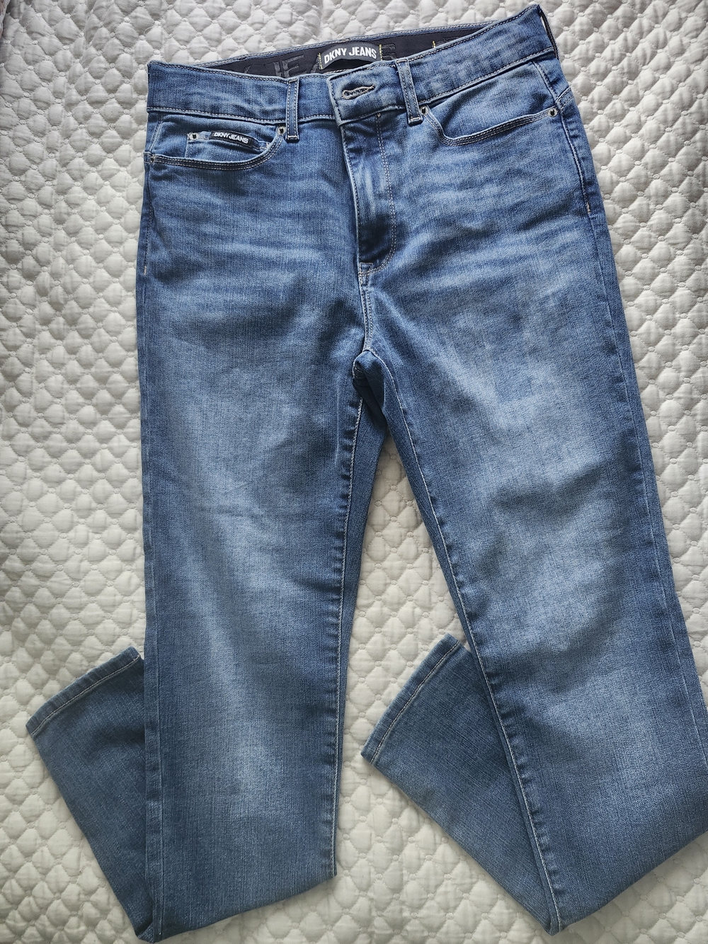 DKNY _ NWOT! Jeans